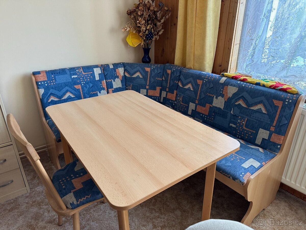 Rohová lavice, stůl a 2 židle - 2