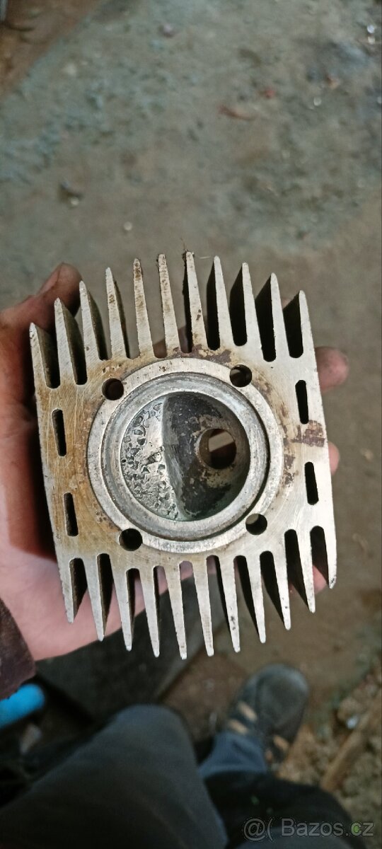 Hlava Jawa pionýr - 2