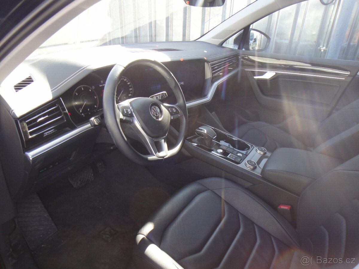 VW Touareg 2018 - 2