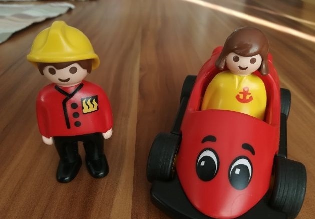 Playmobil -→ auto + 2 panáčci - 2