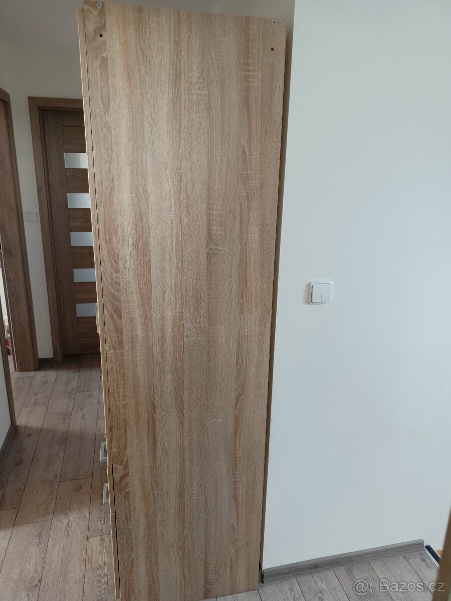 šatní skříň - 2