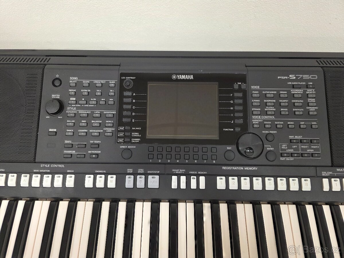 Yamaha PSR-S750 - 2
