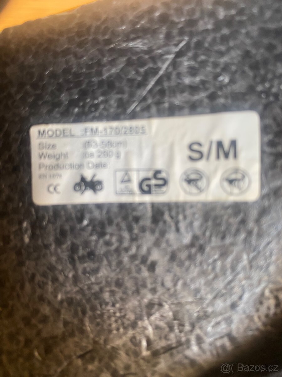 Dětská cyklistická helma s kšiltem - 2