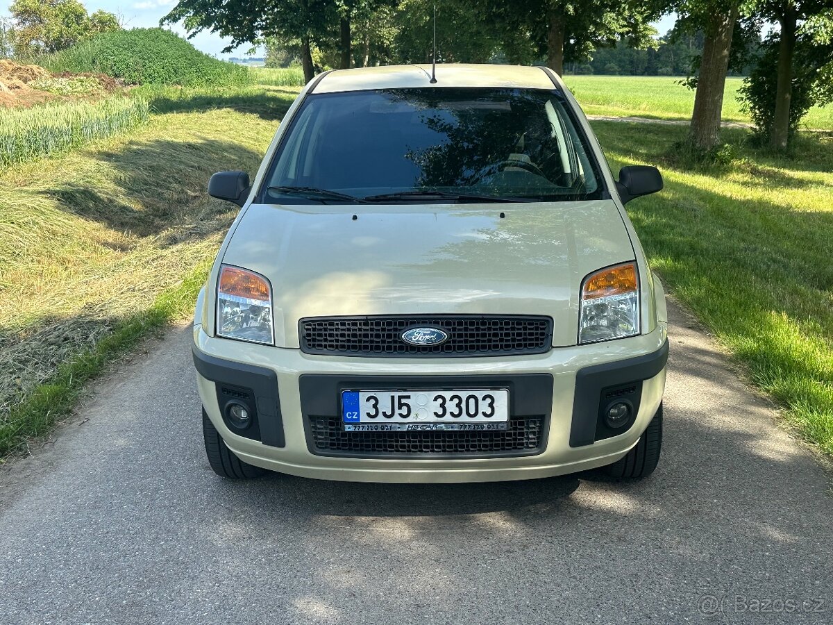 Ford Fusion - 2