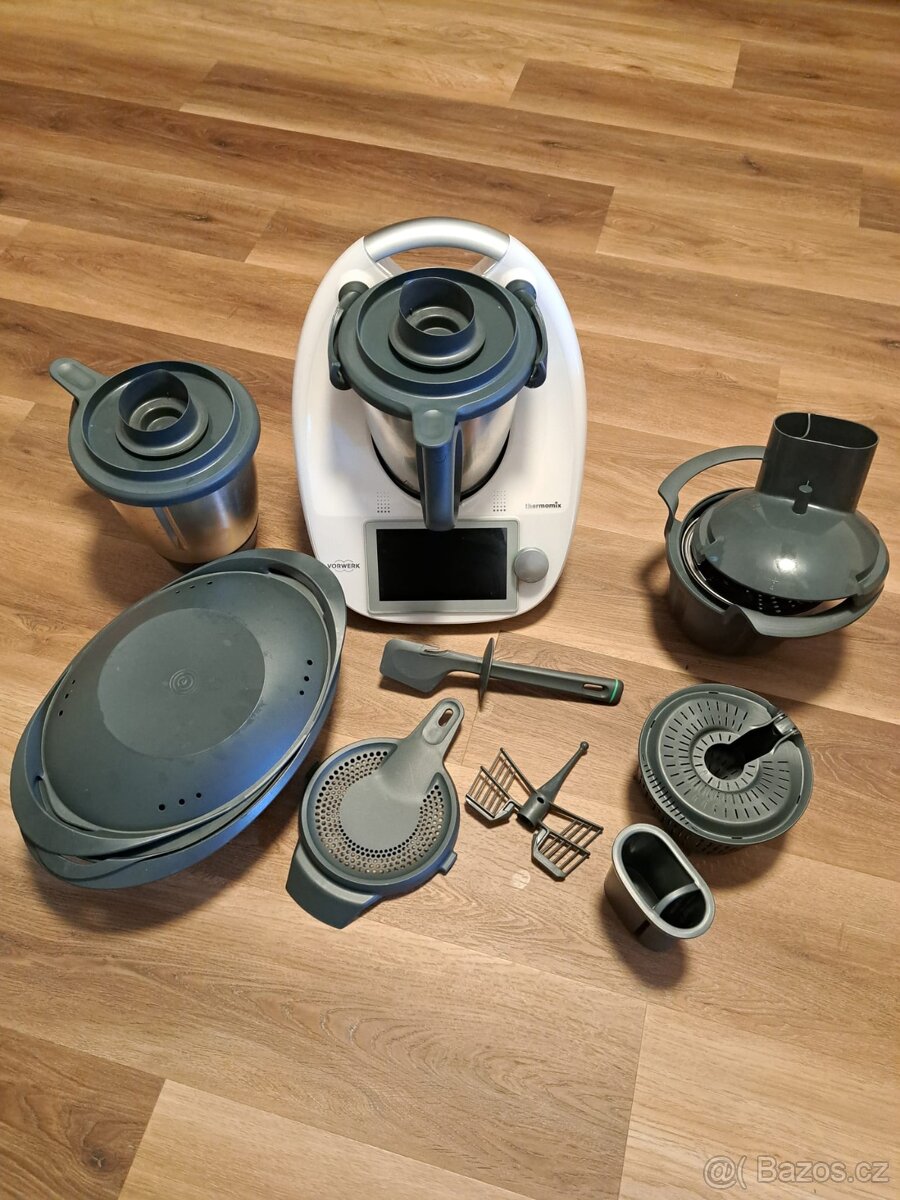 Vorwerk Tm6 + veškeré příslušenství - 2
