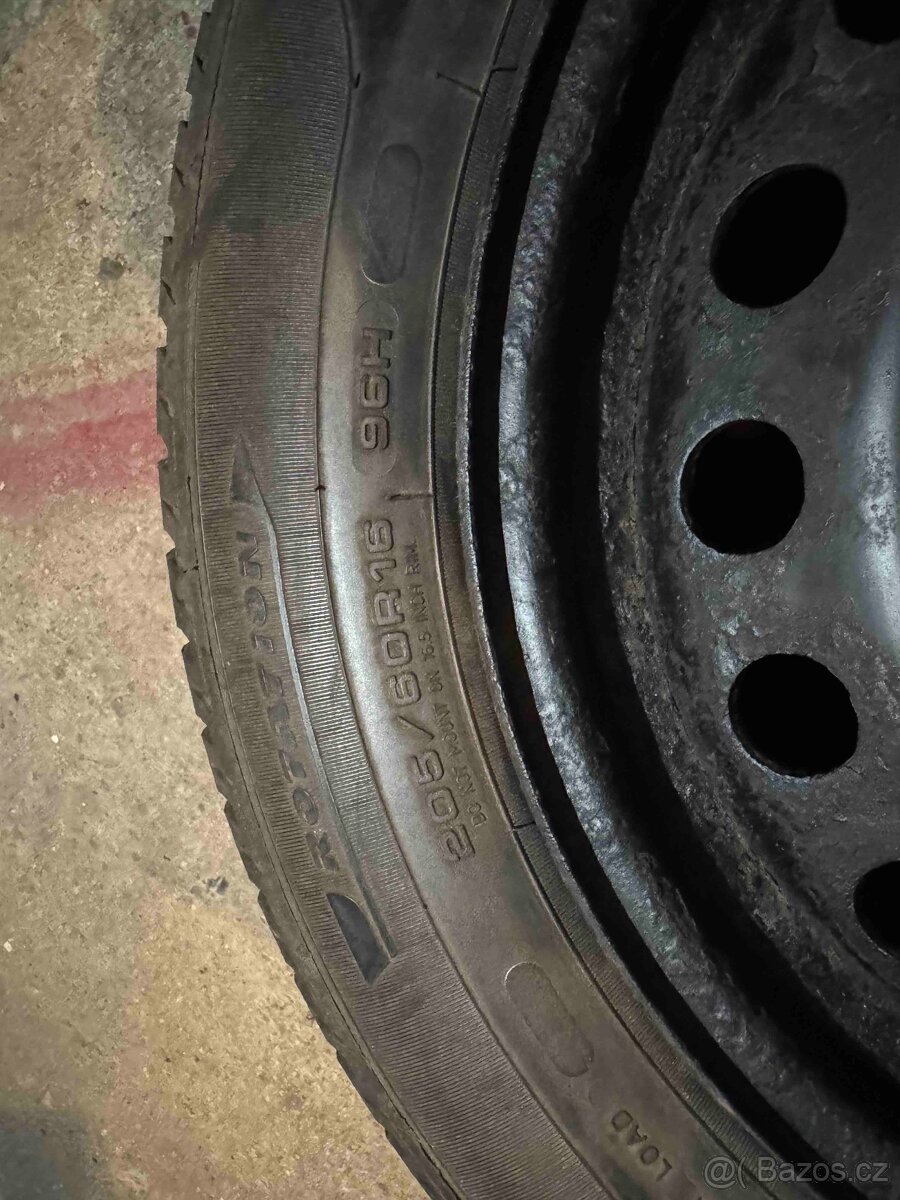 Letni pneu 205/60R16 - 2