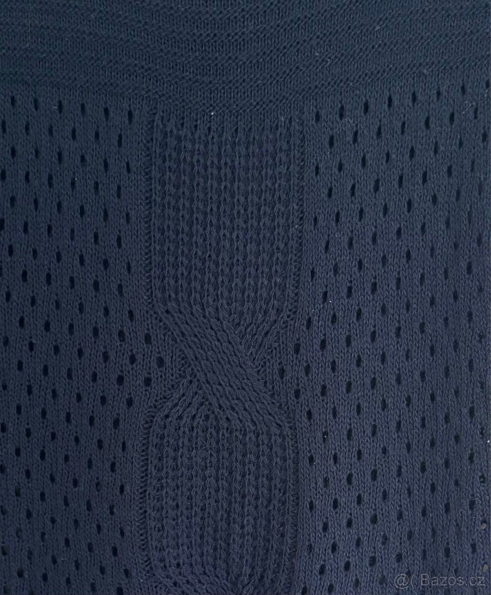 Tmavě modrý děrovaný svetřík - 2