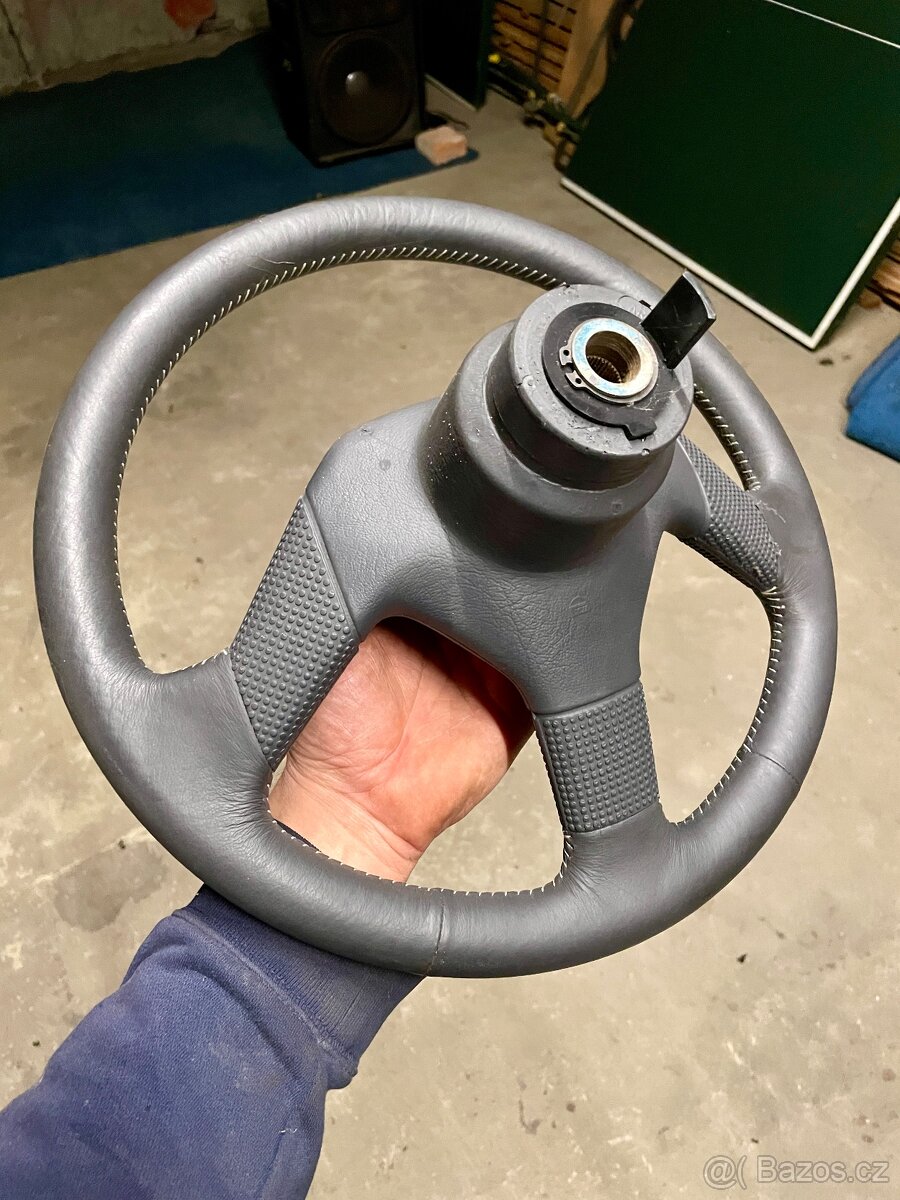 Peugeot 205 GTI/XS volant - 2