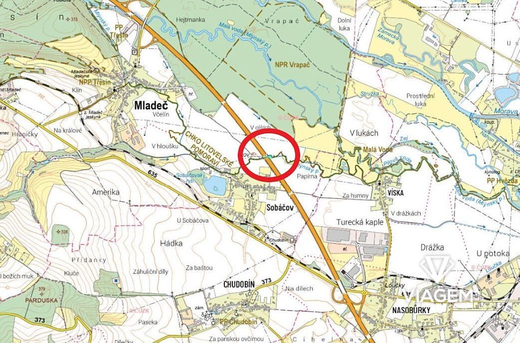 Pole 1 028 m² - 2