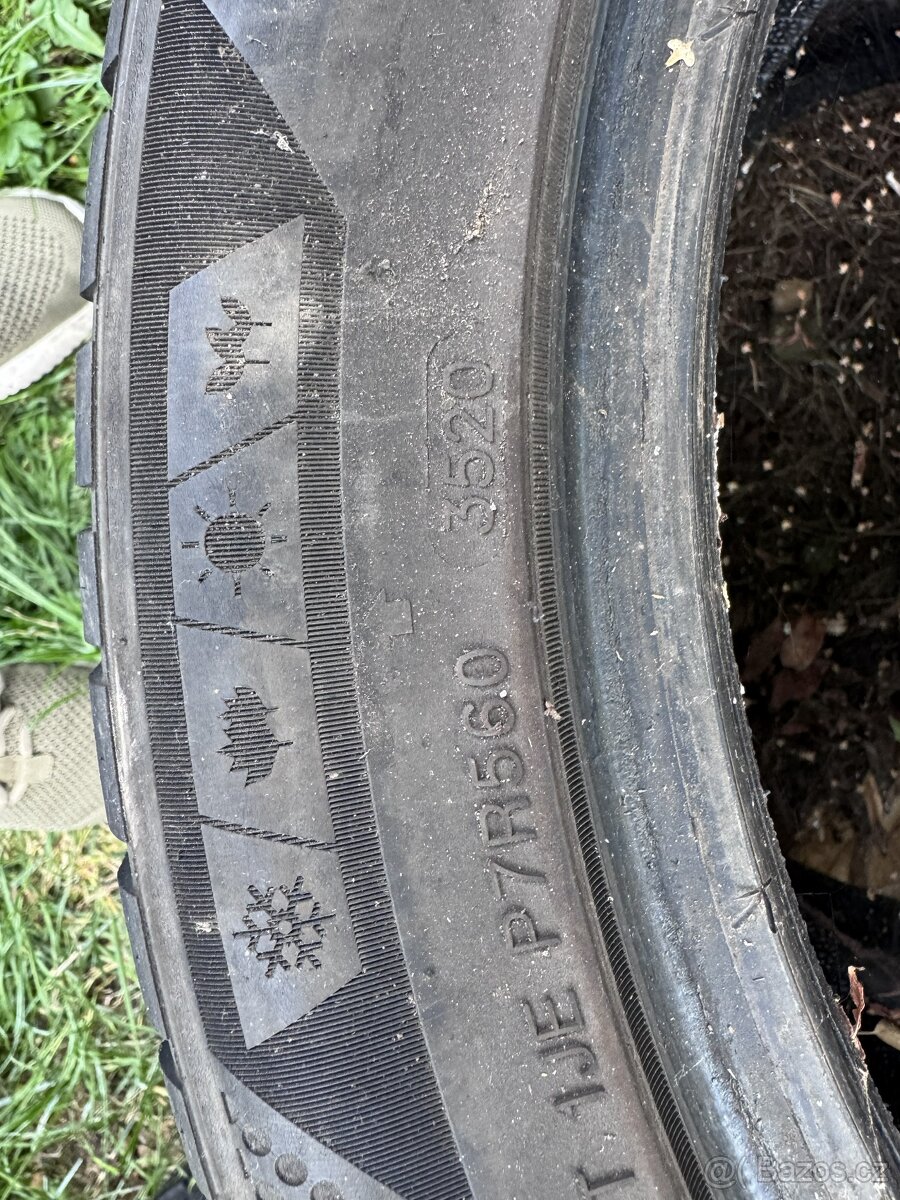 Prodám 2x celoroční pneu 215/50 R18 - 2