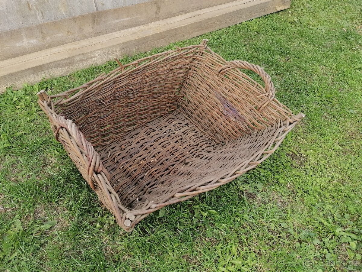Starý proutěný koš - 2