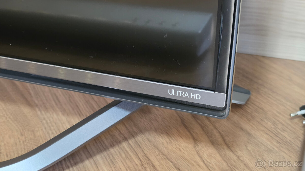 LG 4K TV + soundbar + subwoofer - 2