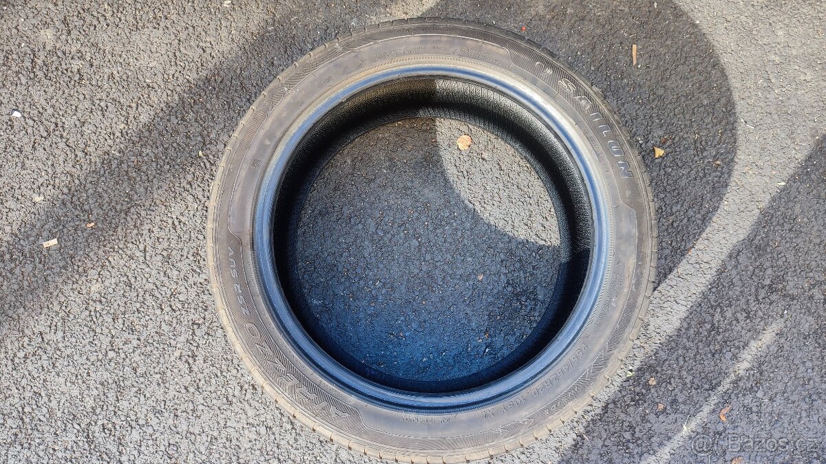 Pneu 255/45 r20 - 2