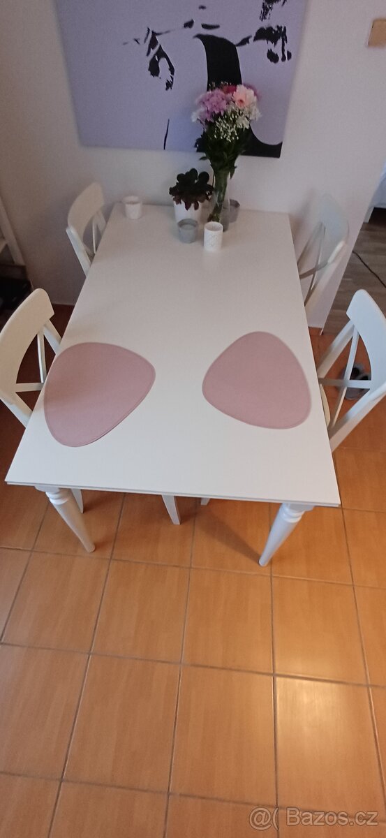 Jidelni stul IKEA - 2