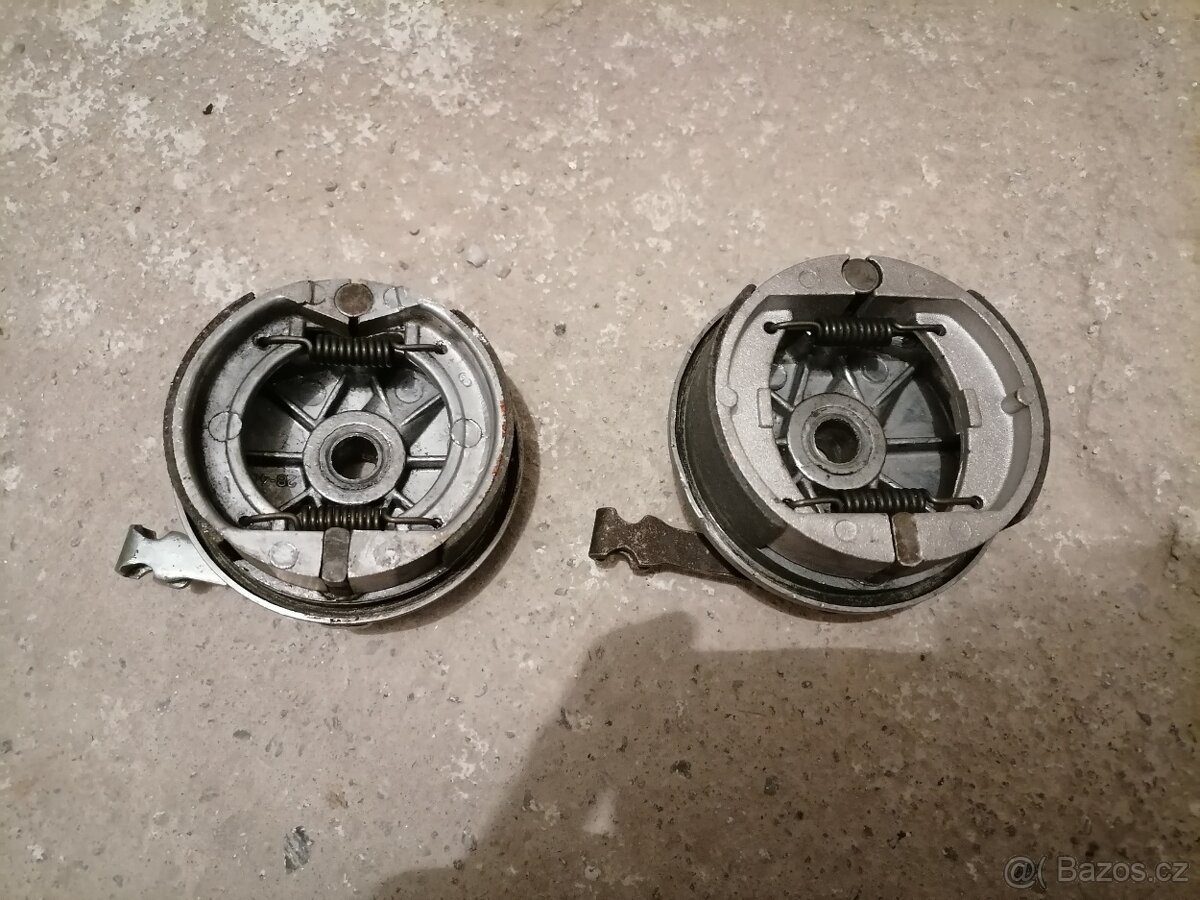 Přední brzdové bubny - Babetta 207 - 2