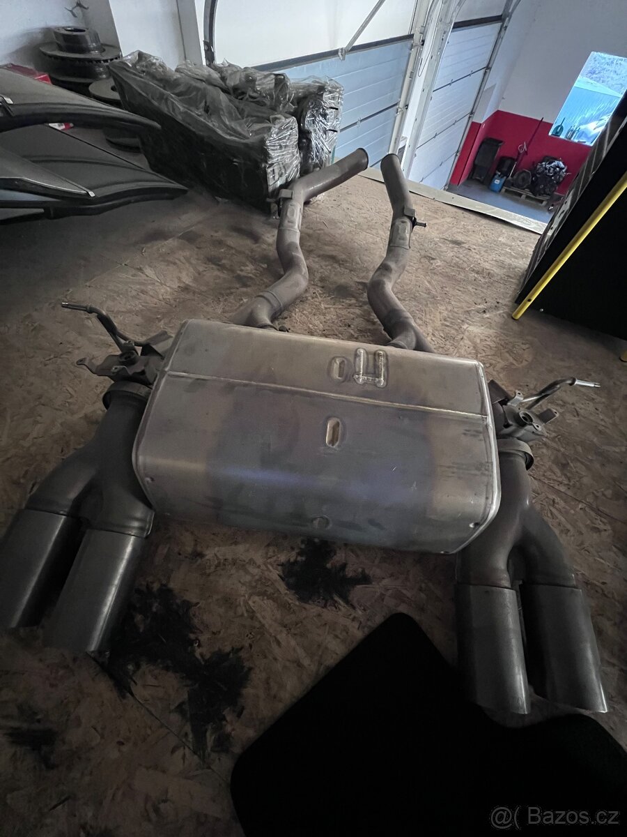 Titanový výfuk BMW M4 M3 F82 F80 - 2