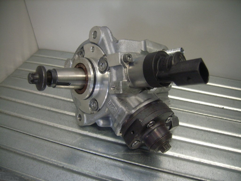 Vysokotlaké čerpadlo BOSCH vstřiky BMW 118d 120d 318d 320d - 2
