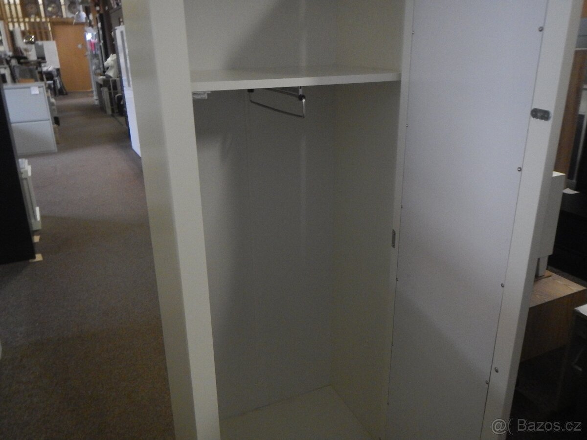 Předsíňová skříň M107 - 2