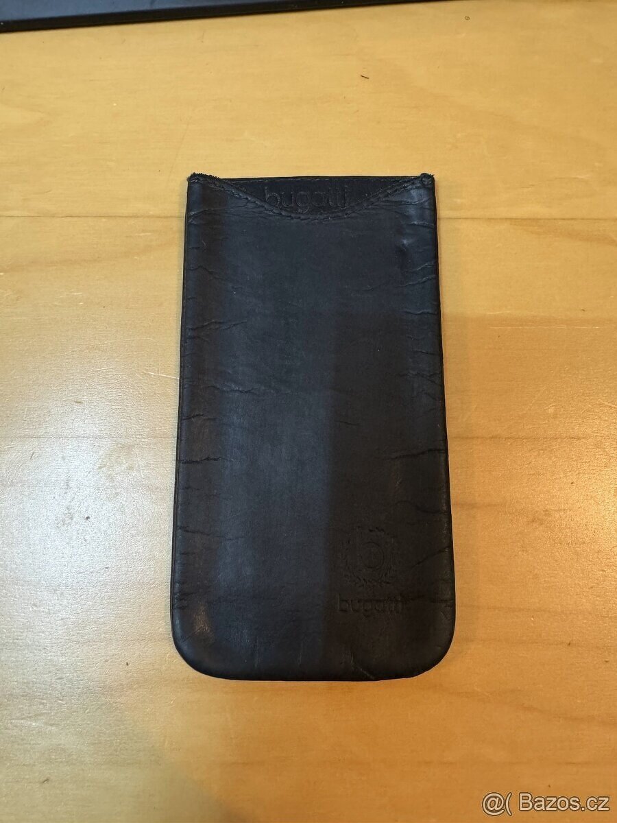 Bugatti kožený obal na telefon - používáno s Apple Iphone 11 - 2