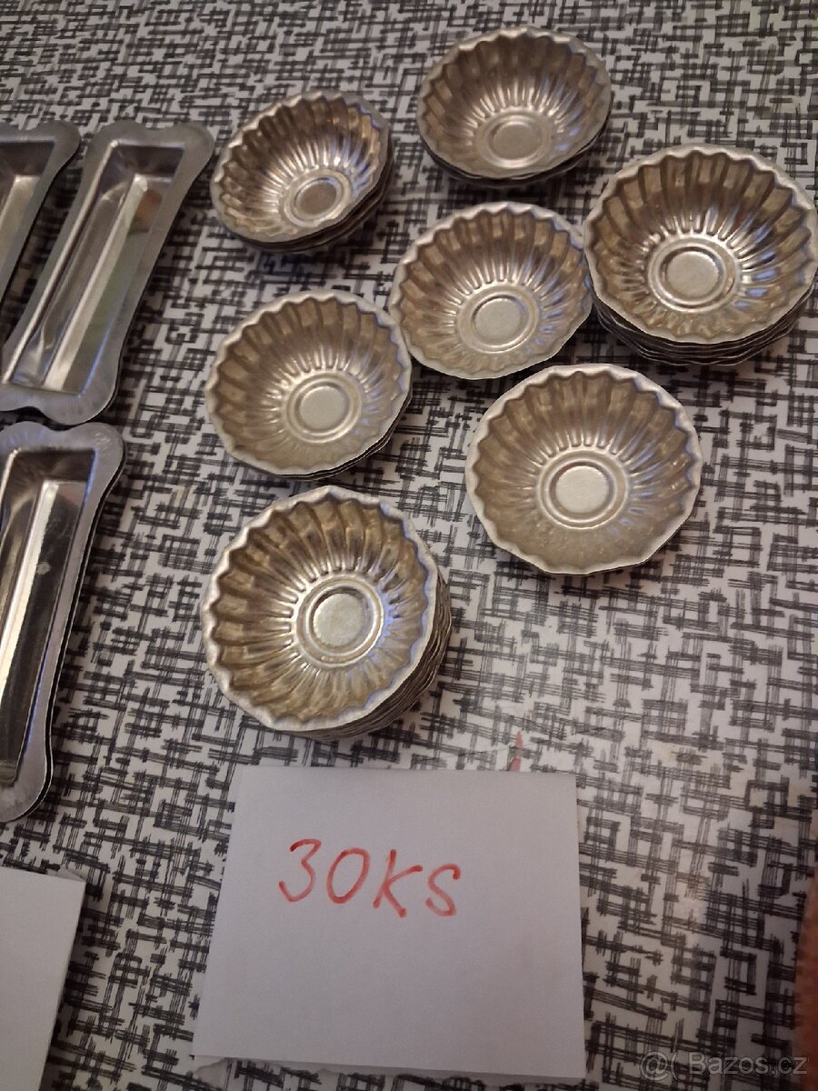 Retro věci/formičky/plas.jablko/keramicka forma na babovku. - 2