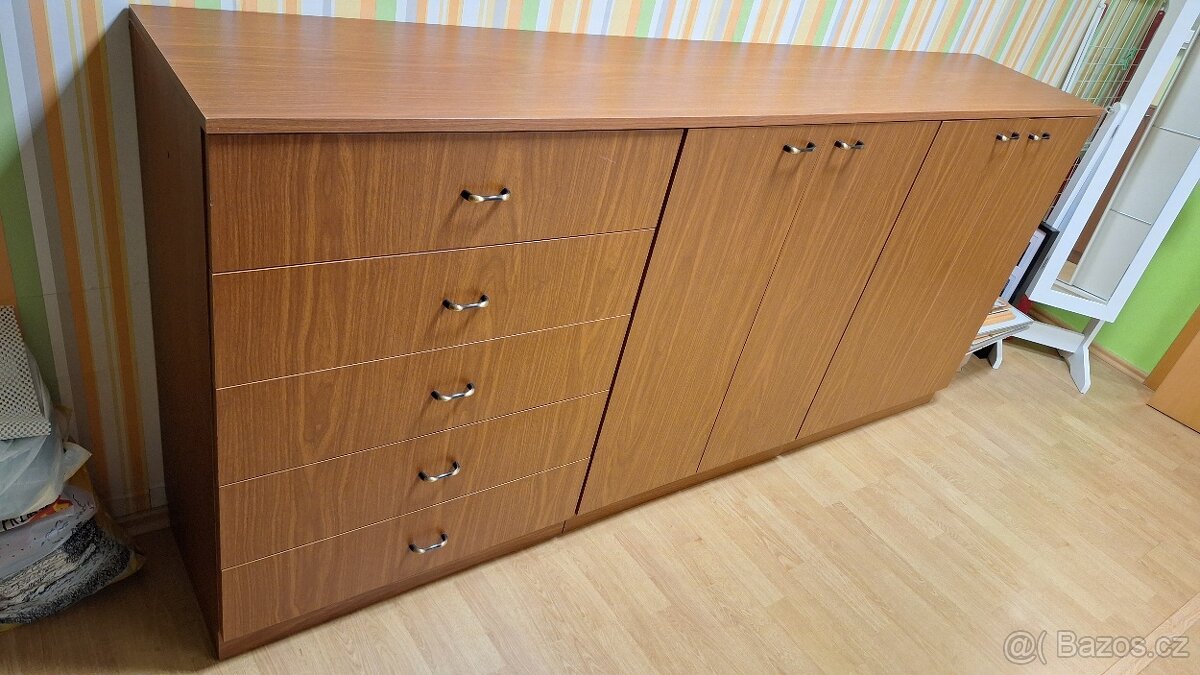 Sestava 3 skříněk - 2