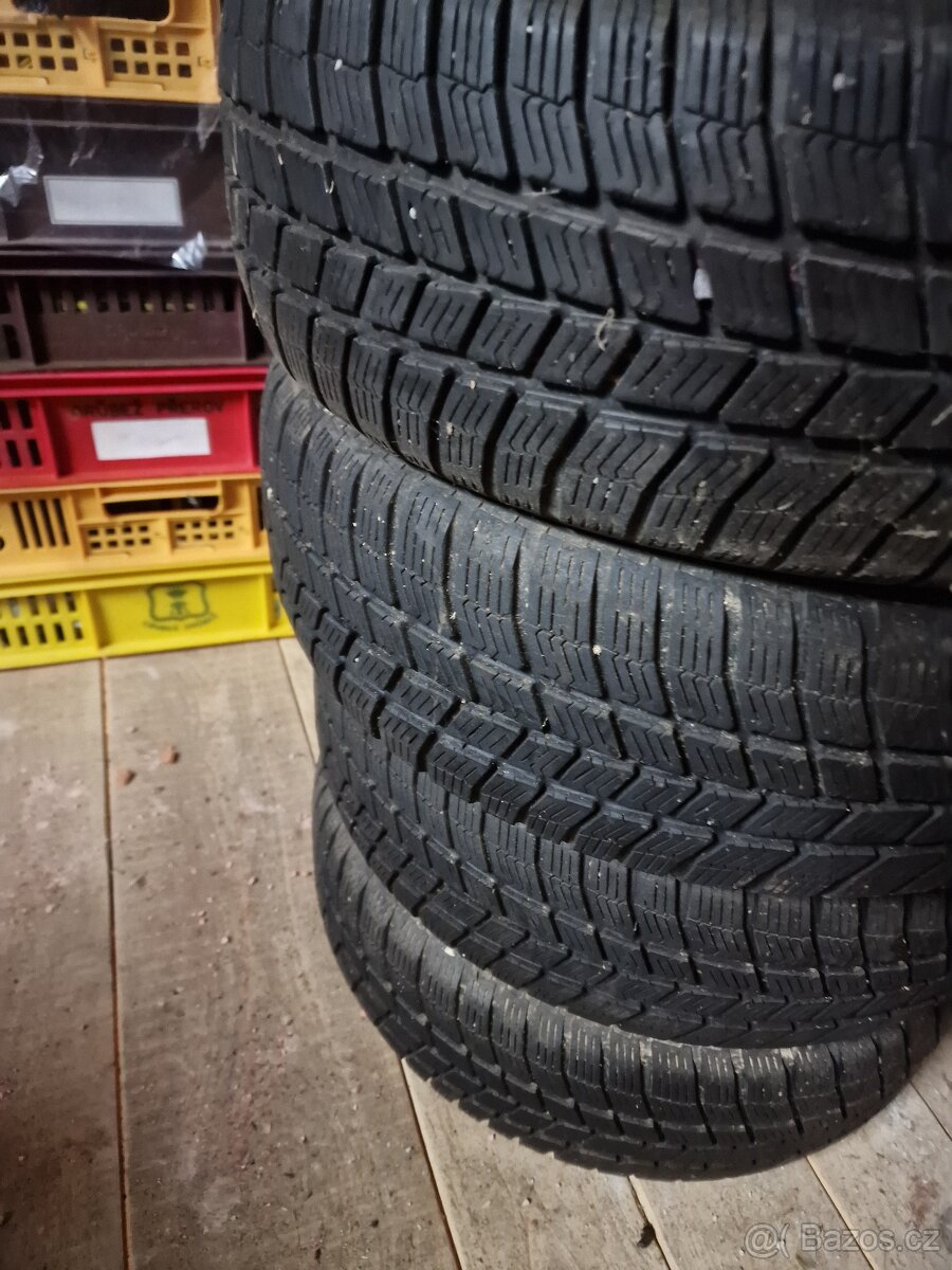 Prodam zimaky na dojeti 185/60 r15 - 2