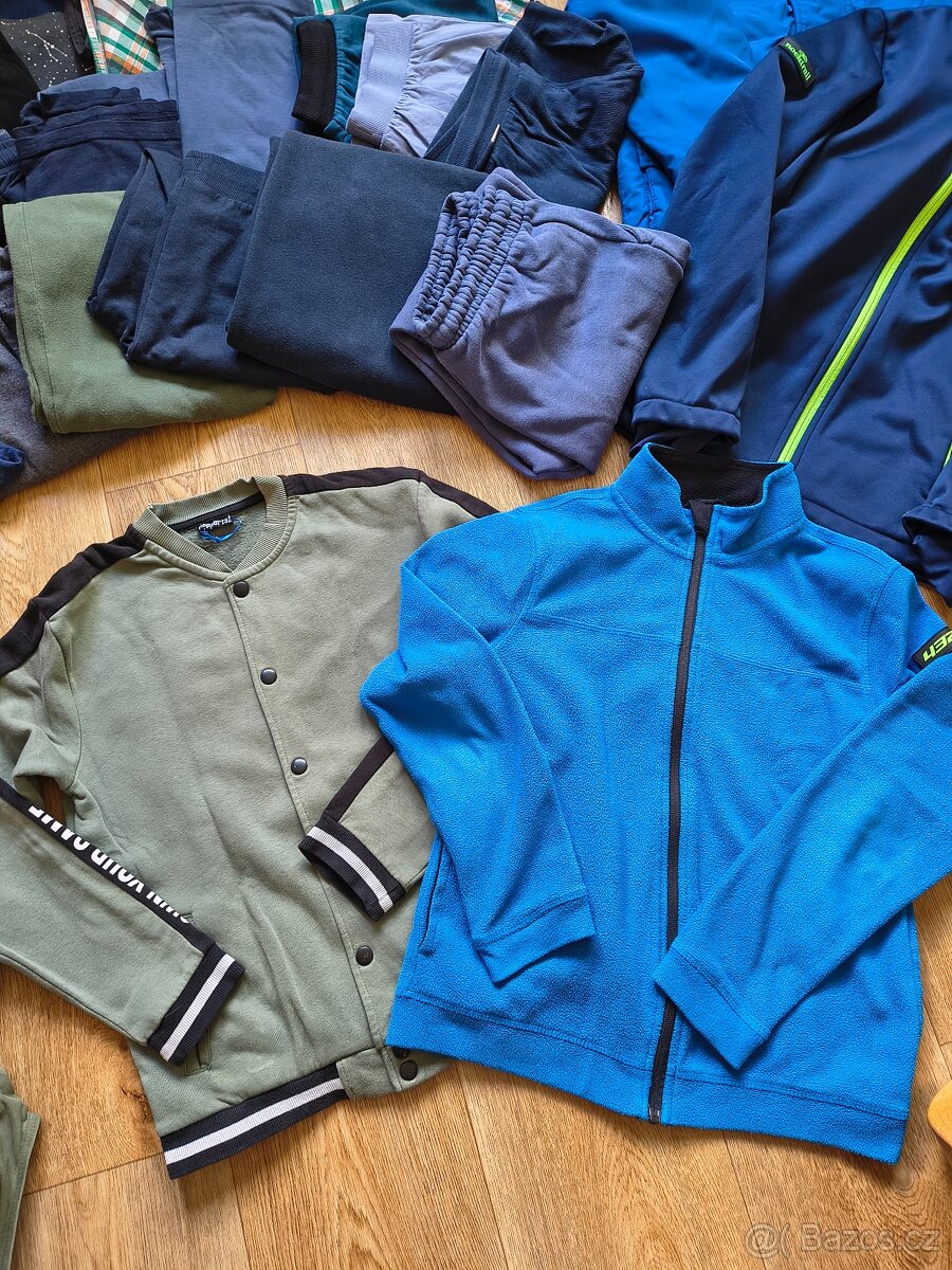 Balík oblečení vel.146/152 - 2