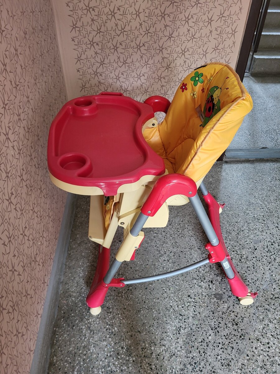 Prodám pojízdný jídelní stolek - 2