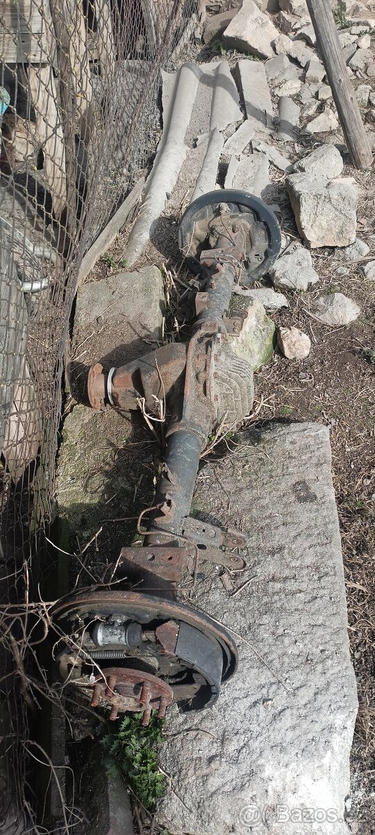 Zadní náprava nissan Navara - 2