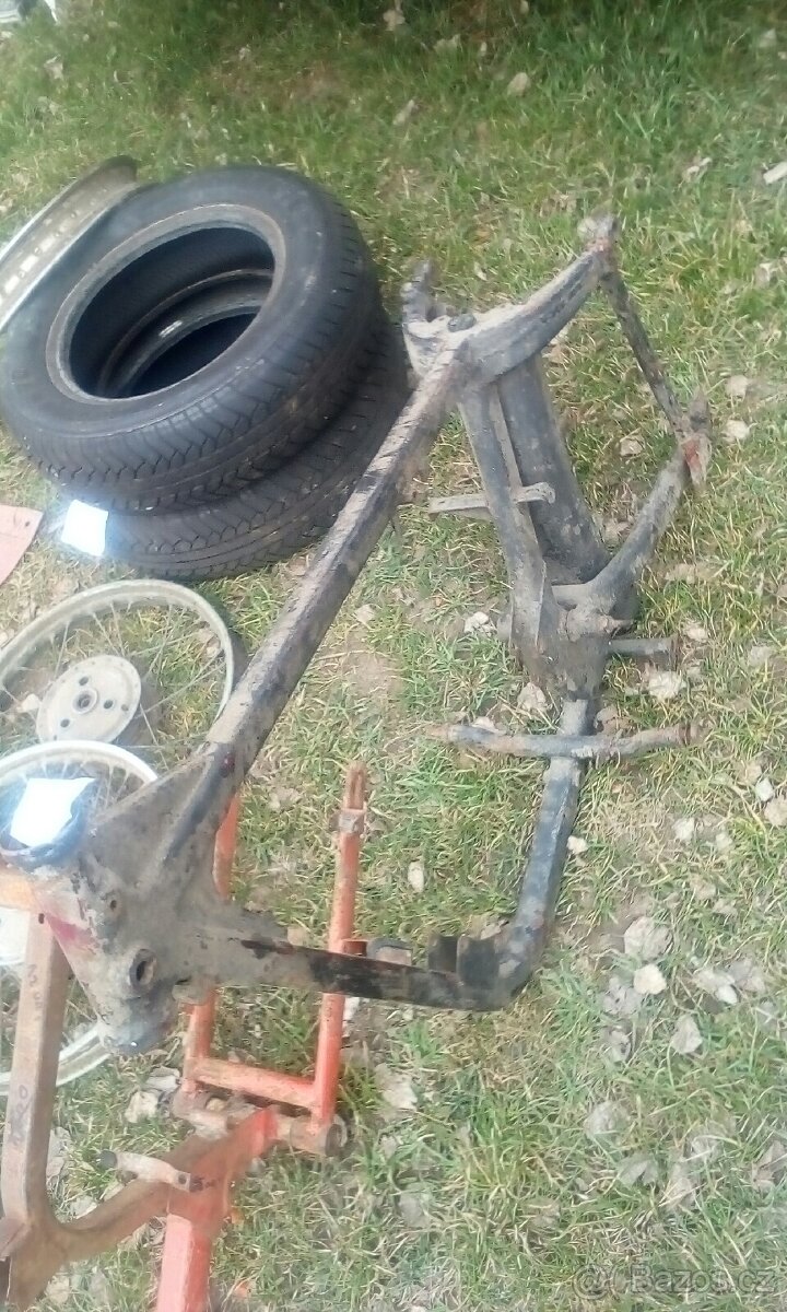 Prodám rám na ČZ 150 kyvacka. - 2