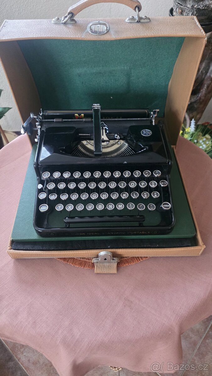 psací stroj značky Mirsa Ideal. - 2