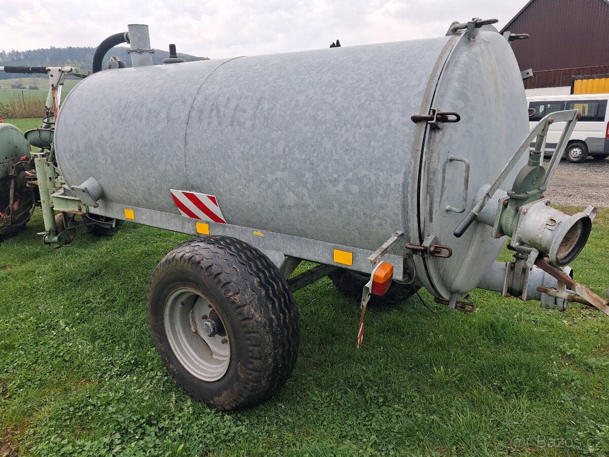 FEKÁL 4000 LITRŮ - 2