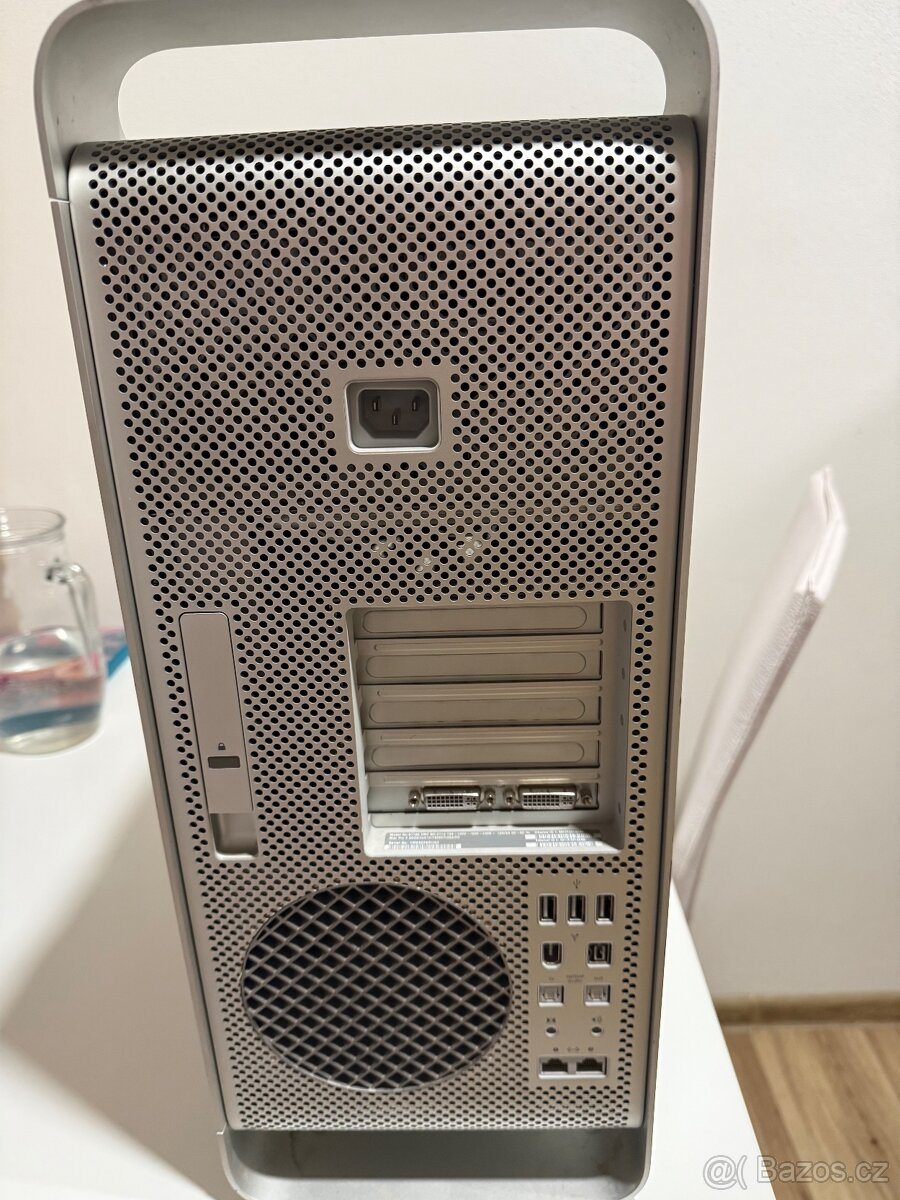 Mac Pro A1186 EMC 2113 bez HDD a OS - 2