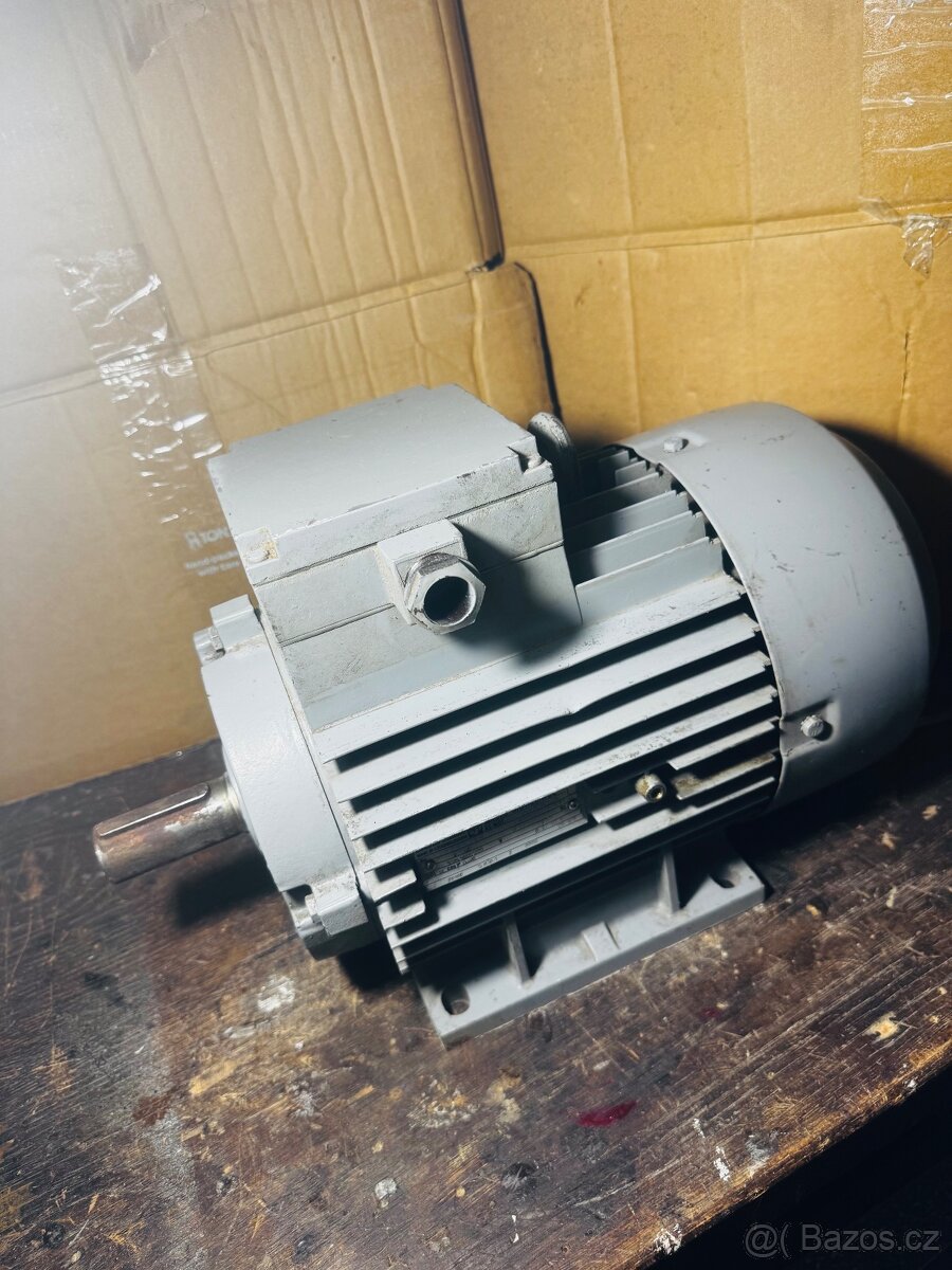 Nepoužitý elektromotor 3 kW - 2