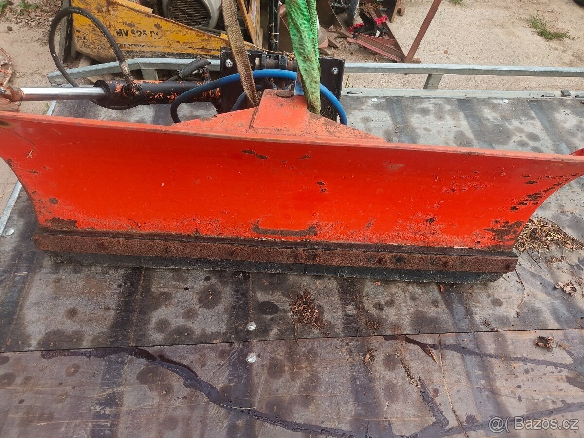 HYDRAULICKÁ NAKLÁPĚCÍ SNĚHOVÁ RADLICE - 2