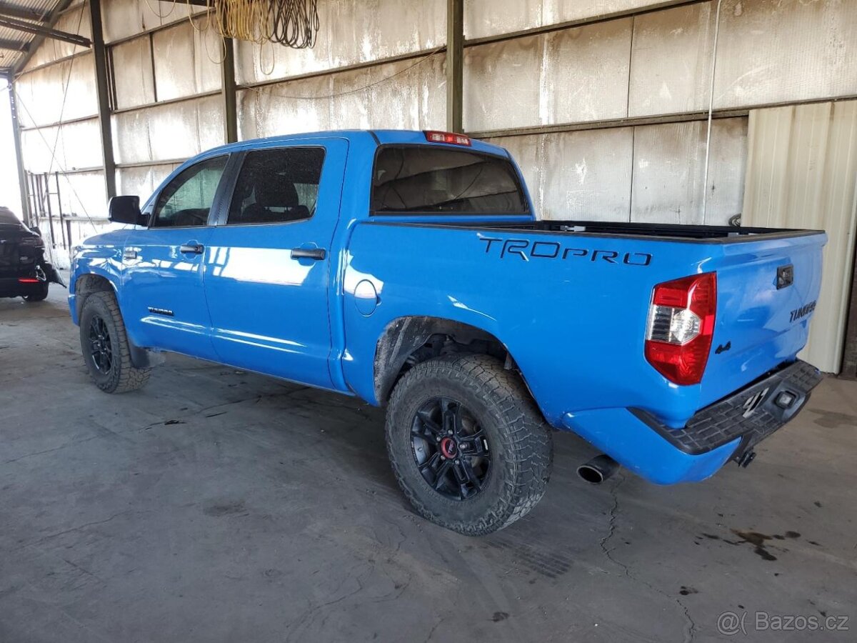 TOYOTA TUNDRA CREWMAX SR5
