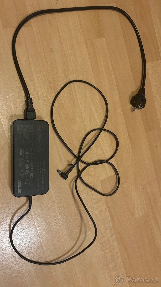 Nabijecka Asus (notebook) - 2