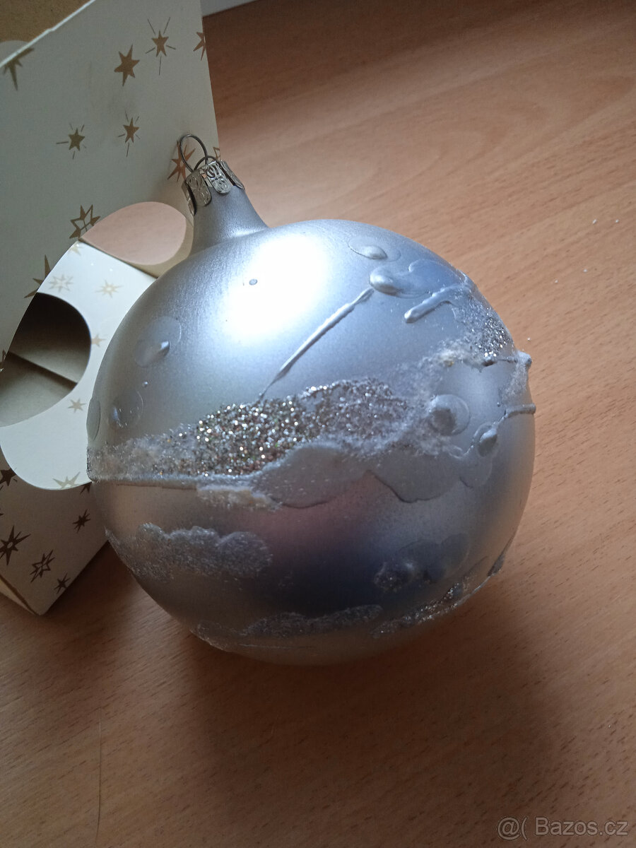 Prodám skleněnou vánoční ozdobu průměr 10cm - 2