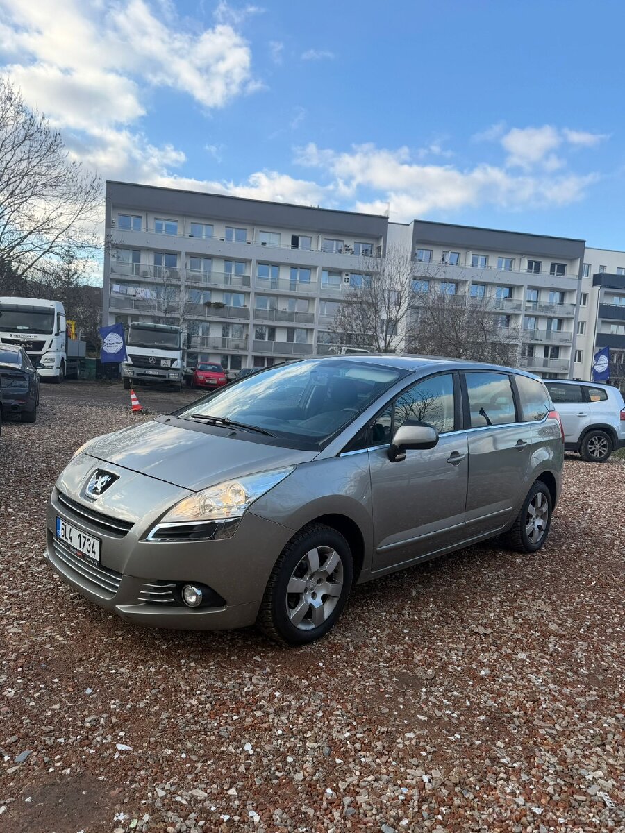 Peugeot 5008 1.6 HDi 80 kW 2010rok
- 2