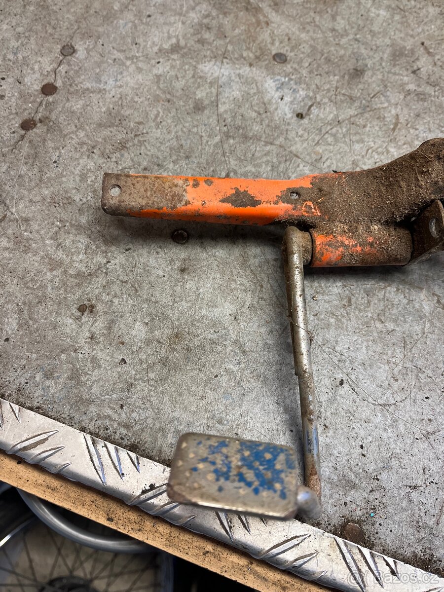 Kříž Jawa pionýr 20 - 2