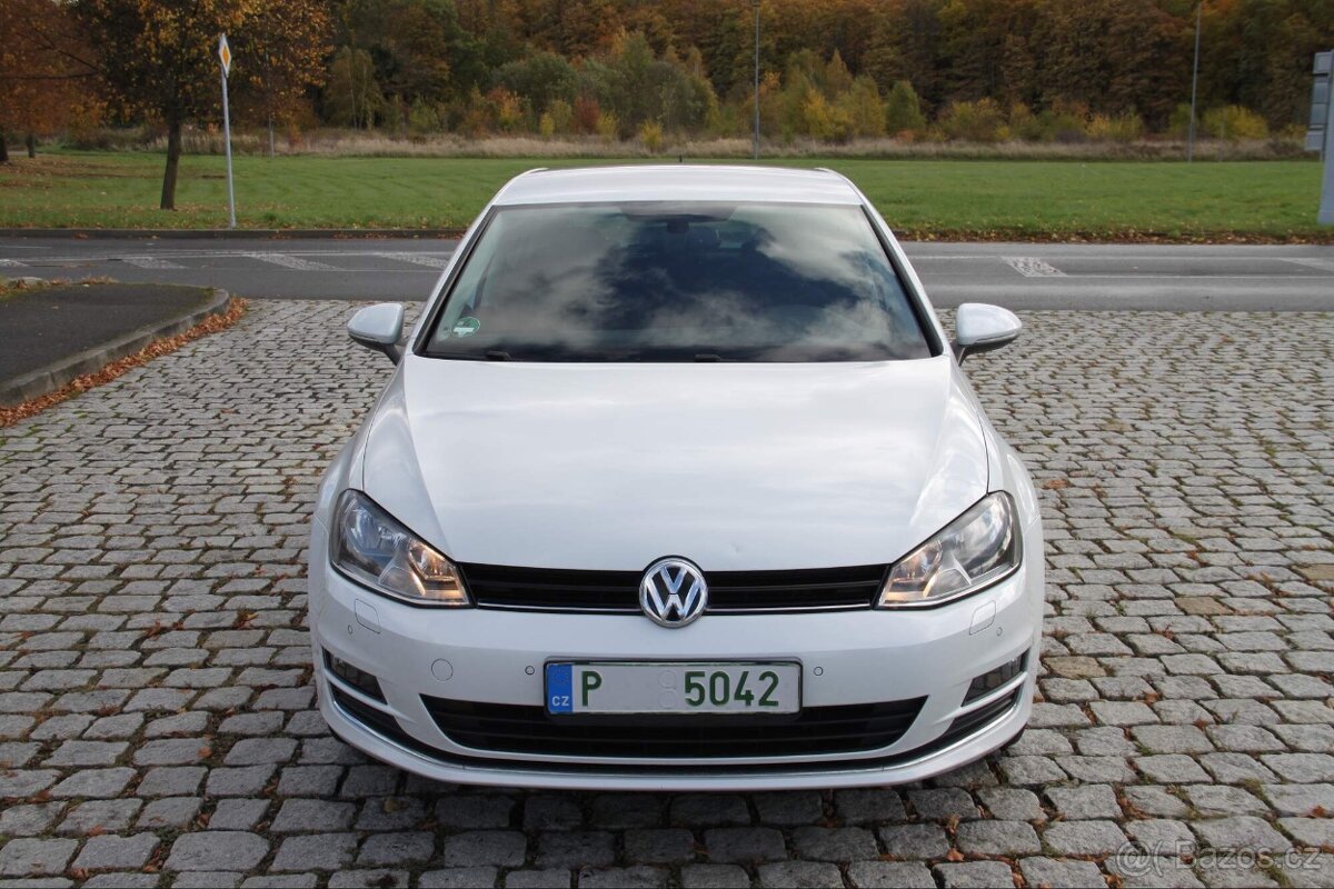 GOLF 7 5dv. 1.4TSI-92kw,LOUNGE,NEZ.TOP,Výhřev Volantu,2015 - 2