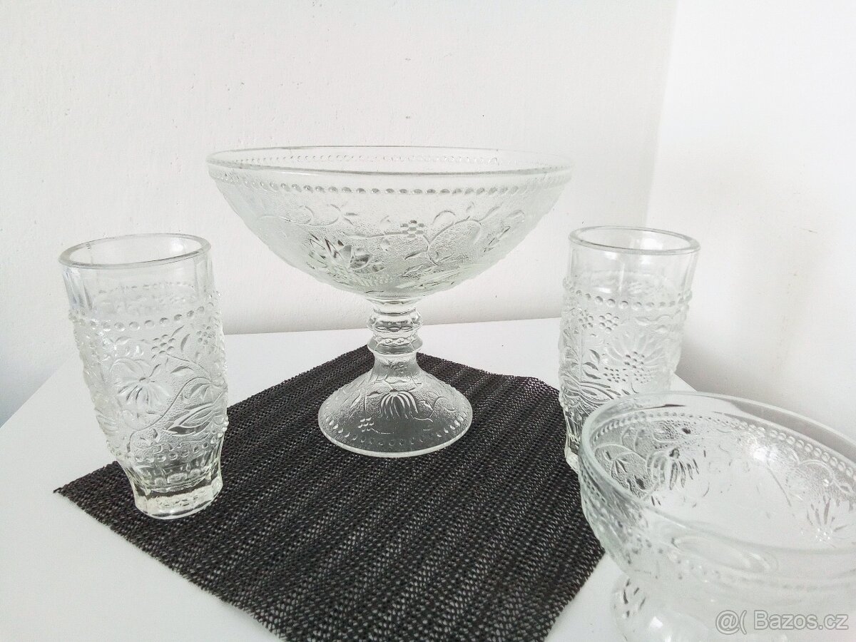 Lisované sklo -cibulák-P.Pánek-Rudolfova huť - 2