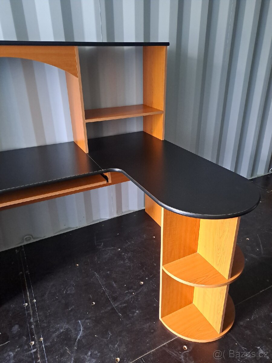 Pracovní sací stůl - 2