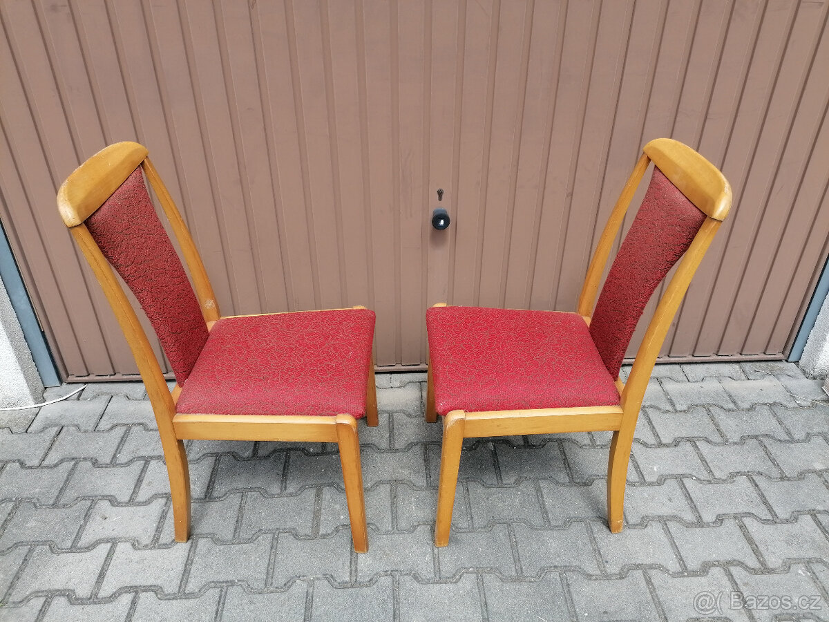 Jídelní dřevěné polstrované židle - 2