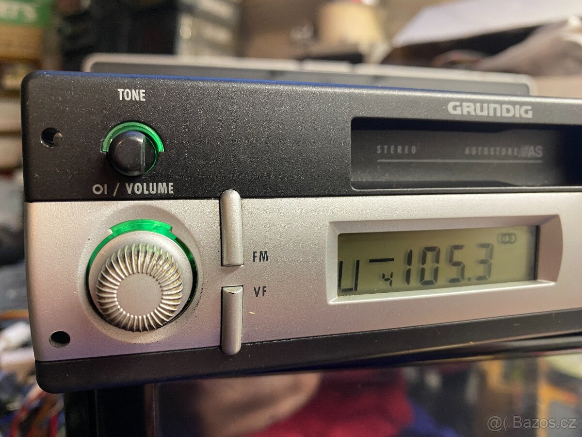 Autorádio Grundig WKC 1300 VD - 2