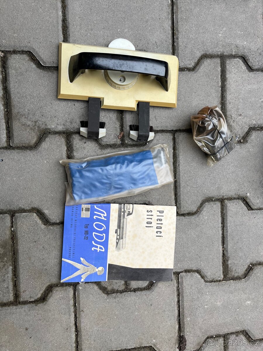 Retro pletací stroj - 2