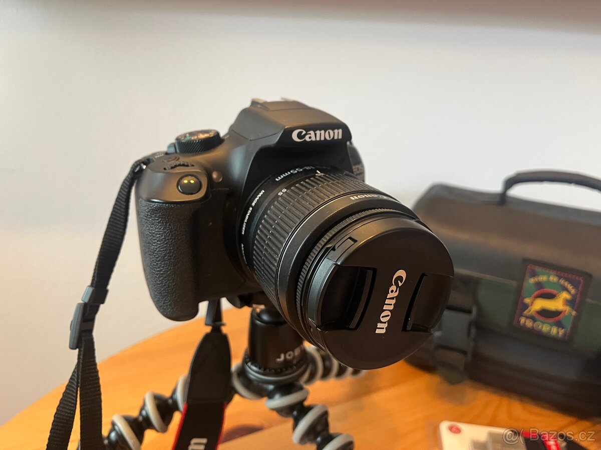 Zrcadlovka Canon EOS 1300D s vybavením - 2