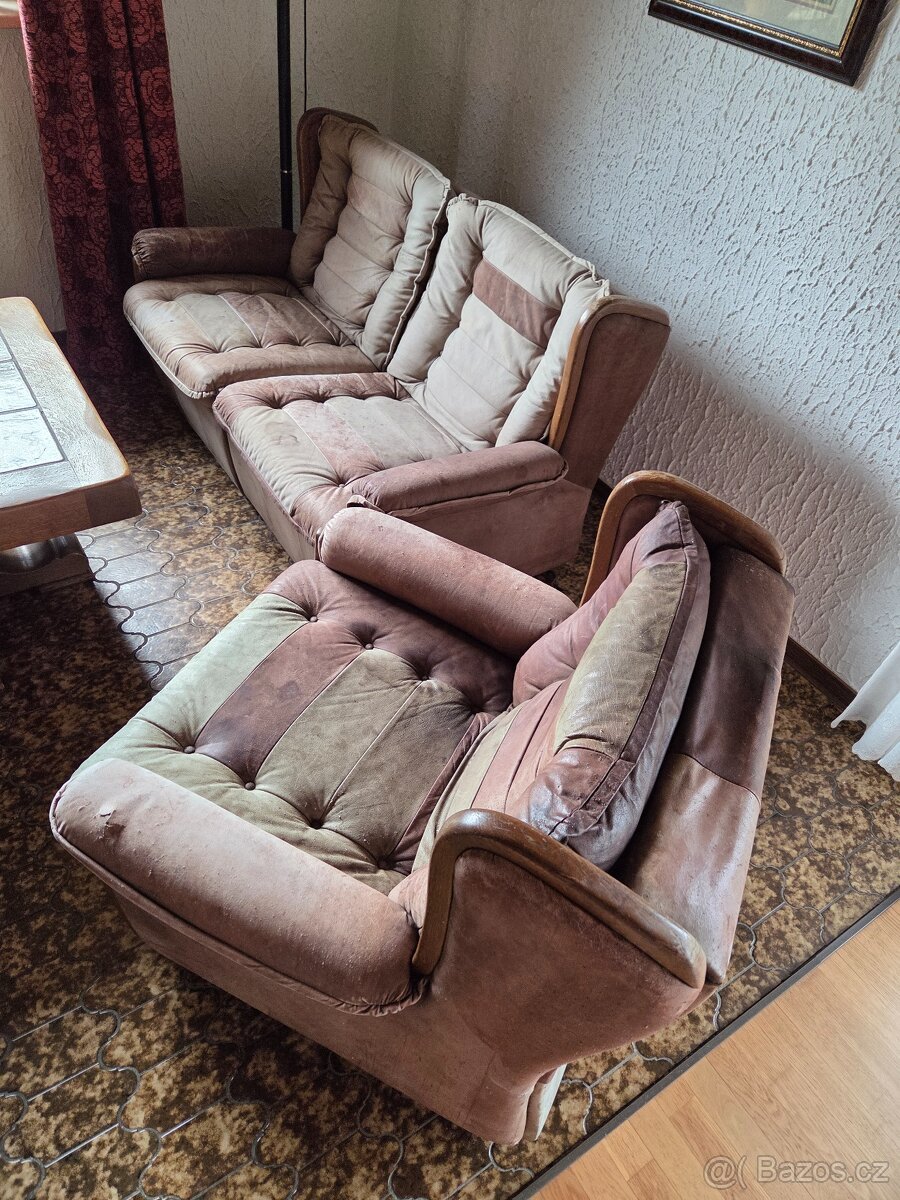 Stará kožená sedací souprava + stůl / set za odvoz - 2