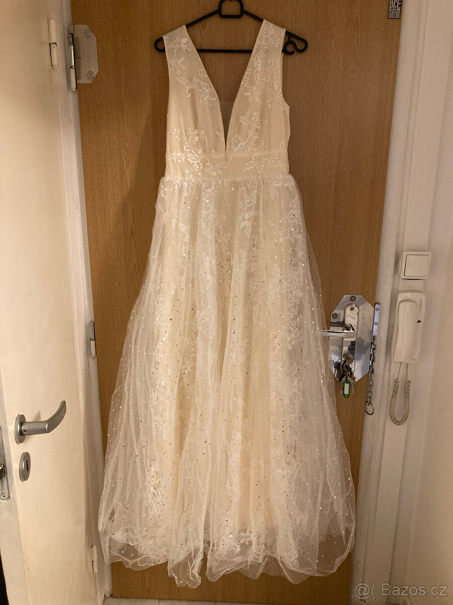 svatební šaty vel 38 a 40 champaigne - 2