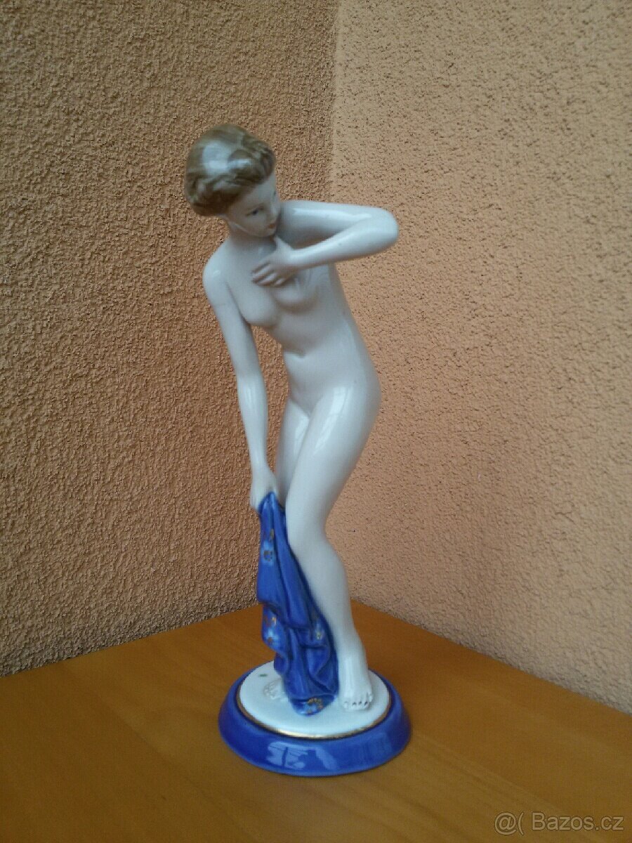 STAROŽITNA PORCELÁNOVA SOŠKA, DÍVČÍ AKT. - 2